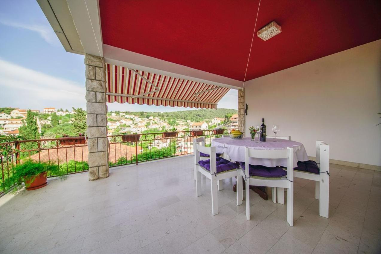 Apartman Mate Splitska Exteriér fotografie